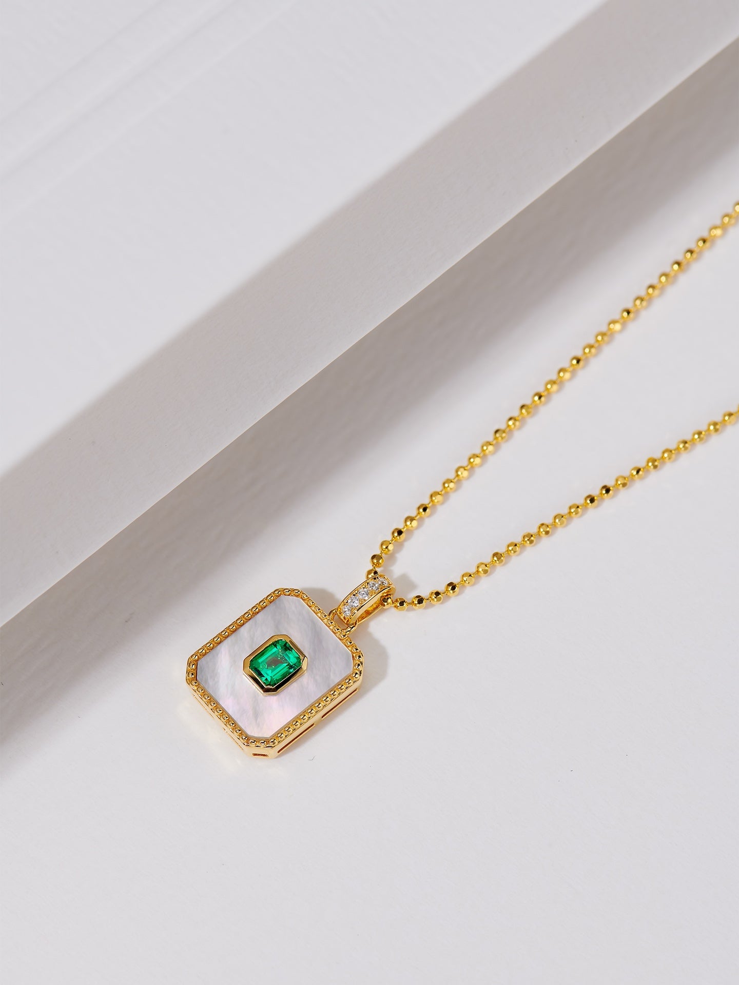 Emerald Diamond Necklace For Women Jewelry