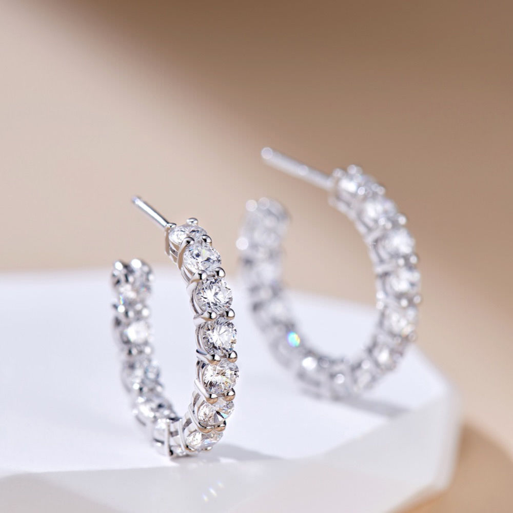 Round Diamond Earrings