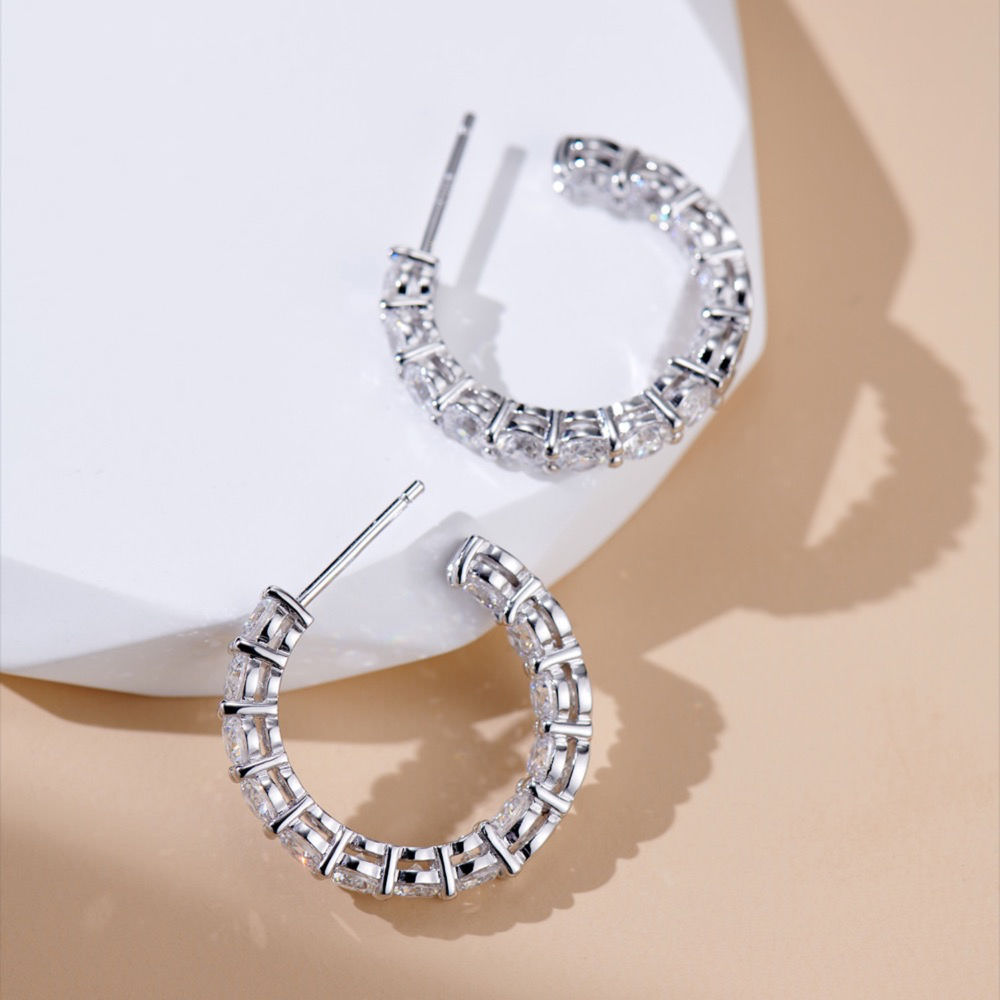 Round Diamond Earrings