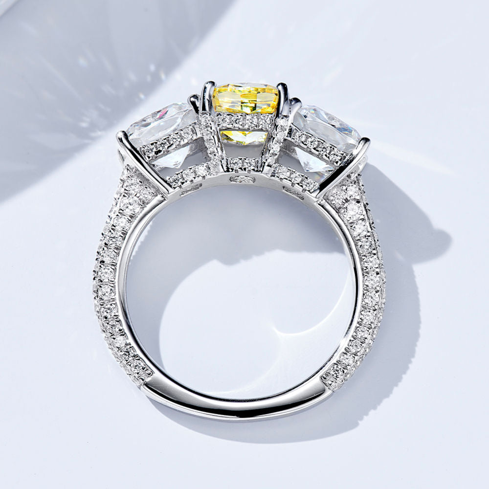 Deluxe Diamond Ring