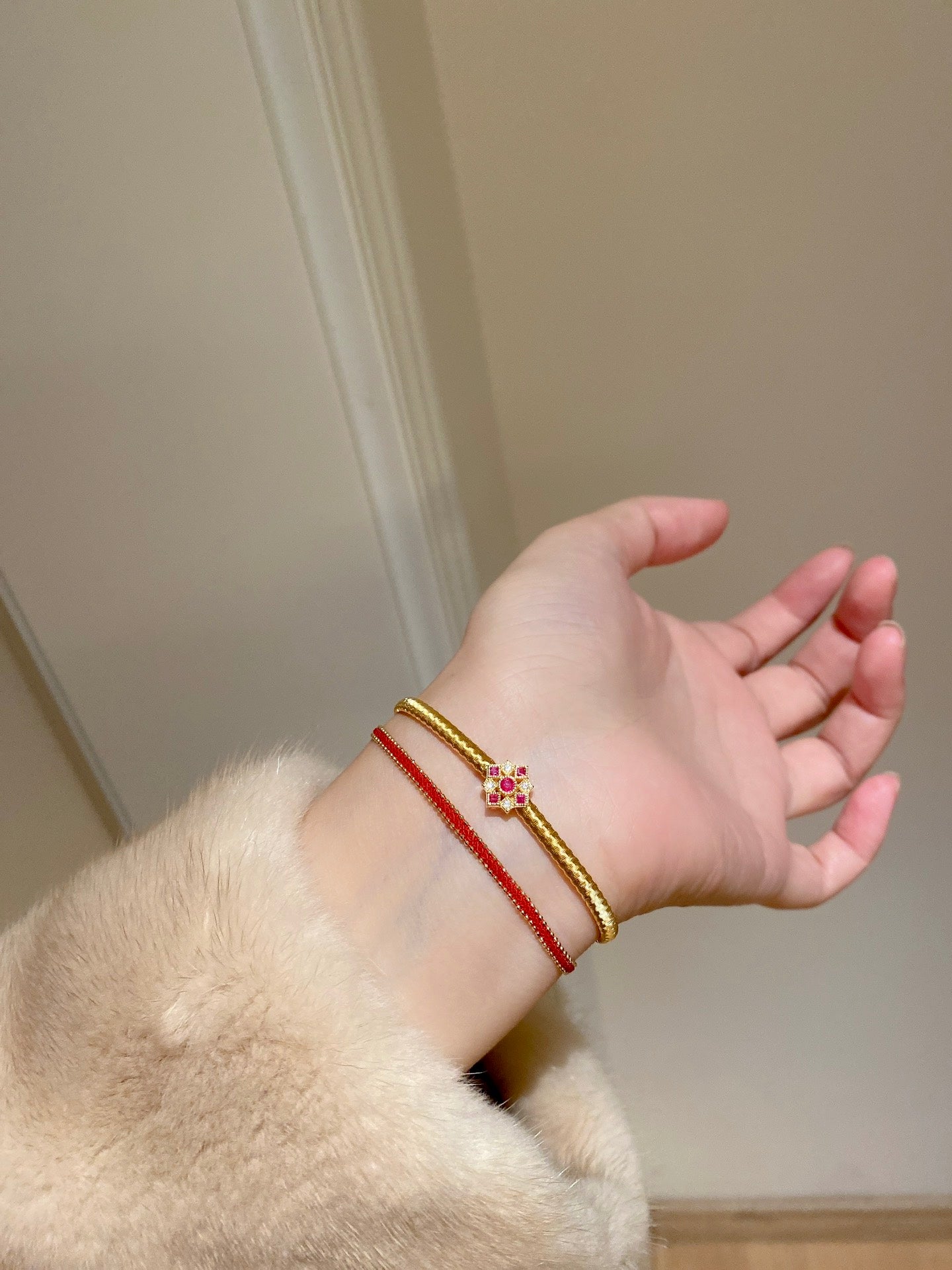 Gold Hyun Wire Bracelet For Women Jewelry