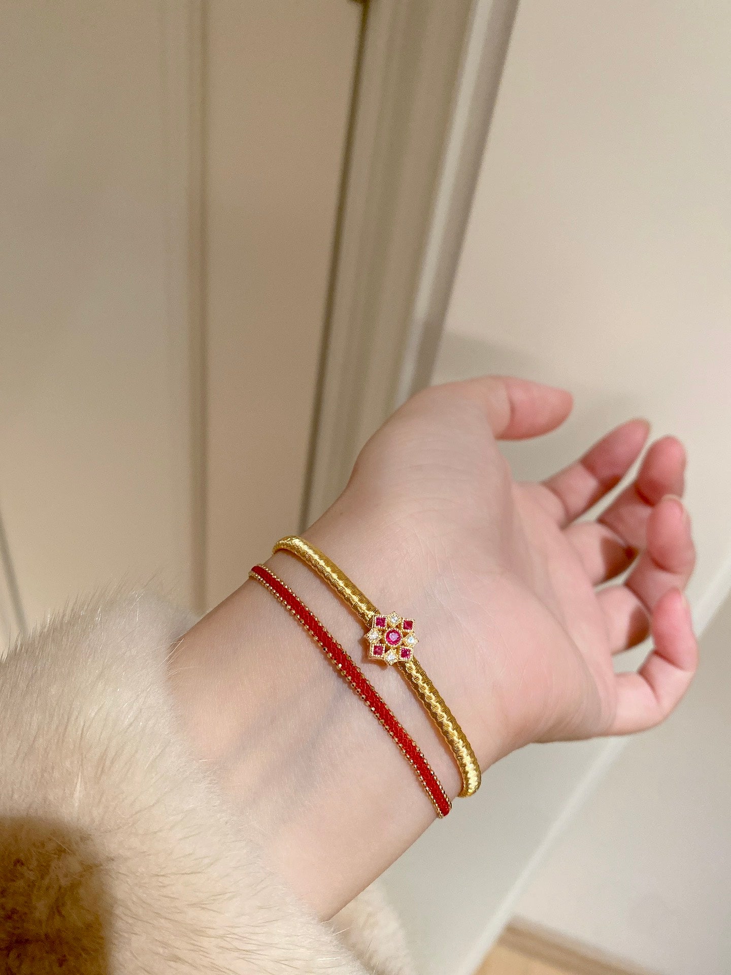 Gold Hyun Wire Bracelet For Women Jewelry