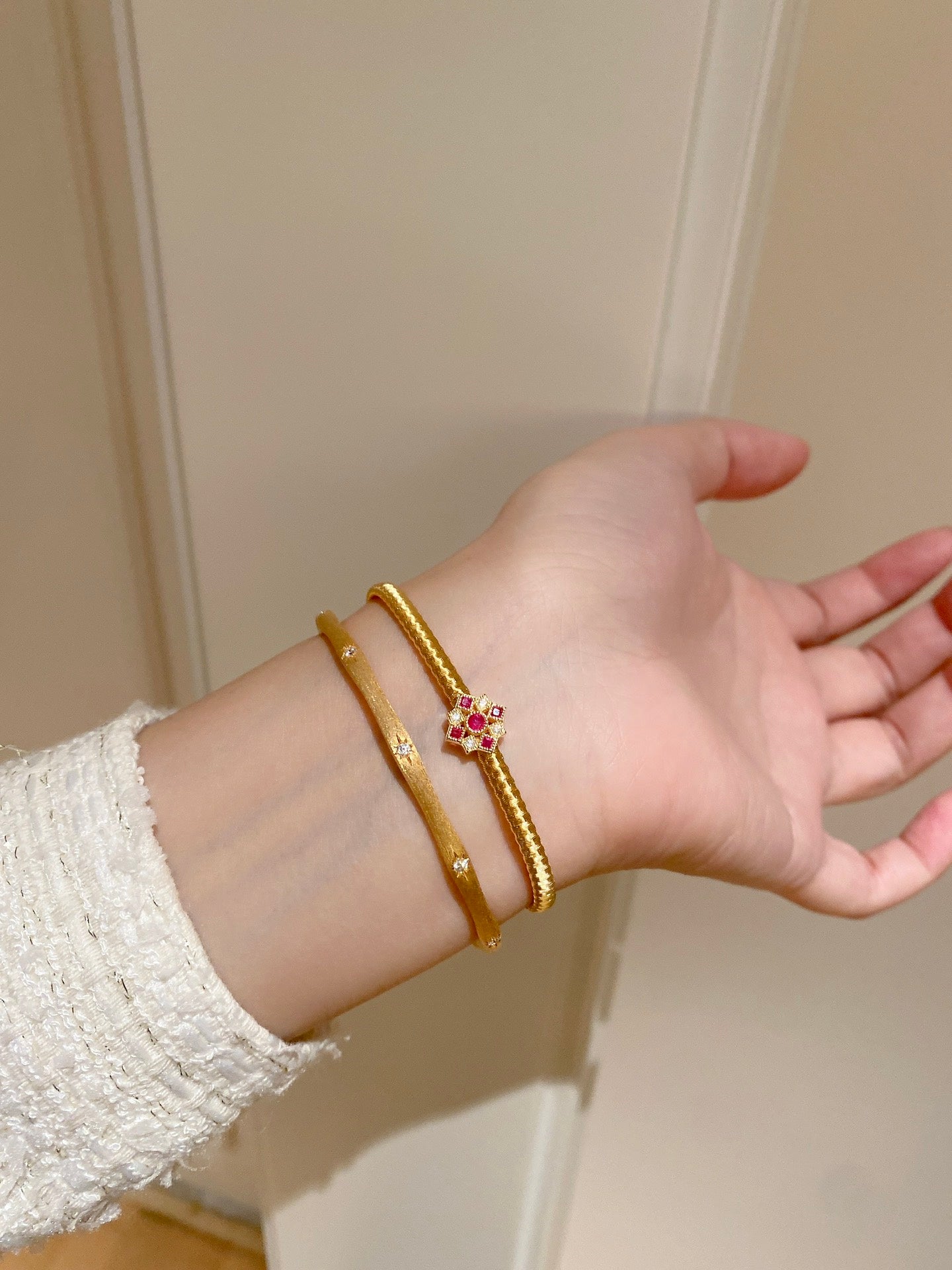 Gold Hyun Wire Bracelet For Women Jewelry