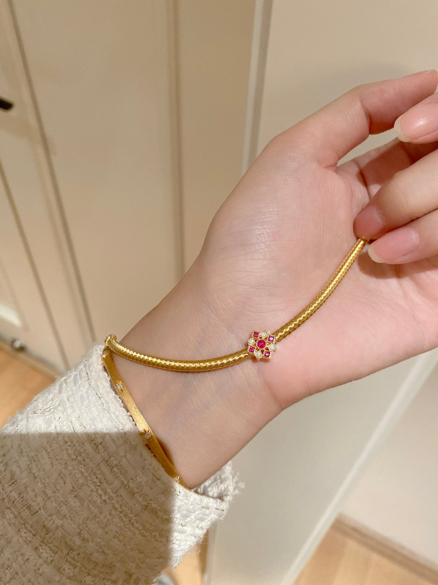 Gold Hyun Wire Bracelet For Women Jewelry